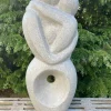 Abstrakt Soulmate haveskulptur i grå sten Terrazzo - 92cm