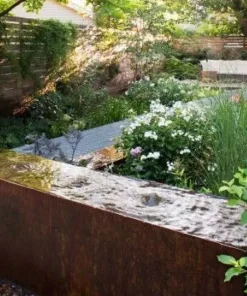 Aflang vandfontæne / vandkunst i Corten stål med lys & pumpe