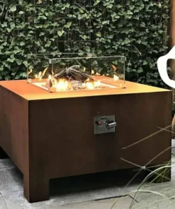 Ildbord i corten stål med brænder og glasskærm