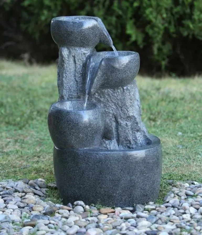 Klippe vandkunst med krukker og LED