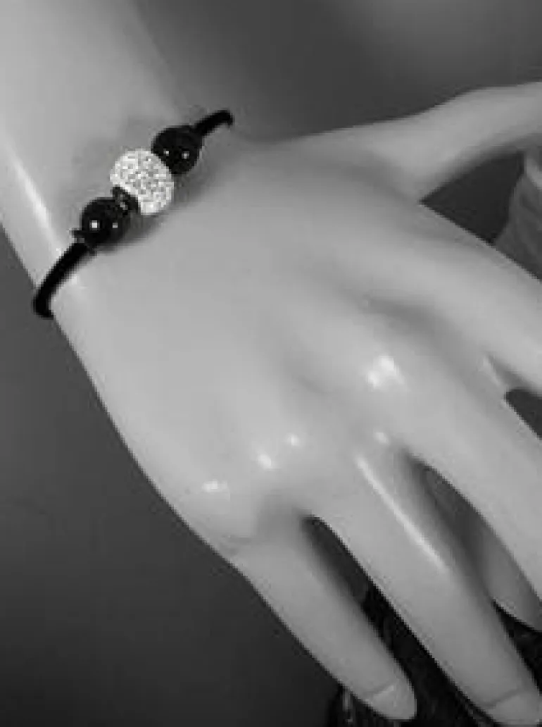 Læderarmbånd med blodsten og krystal