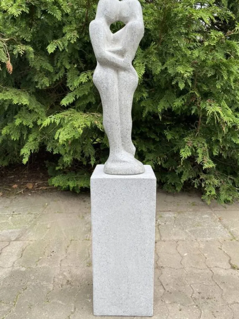 Mand og Kvinde Havefigur med sokkel i grå Terrazzo - 108cm