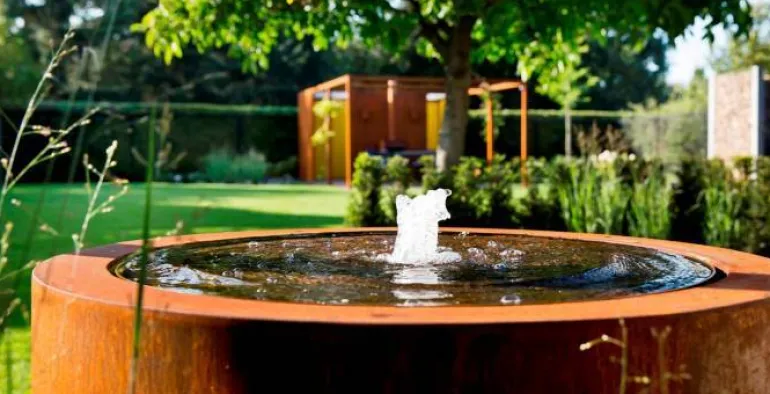Runde Eksklusive Corten Stål Vandborde / Havefontæner - H.75cm