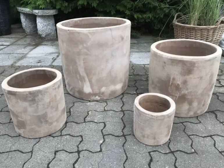 Runde elegante Terracotta krukker