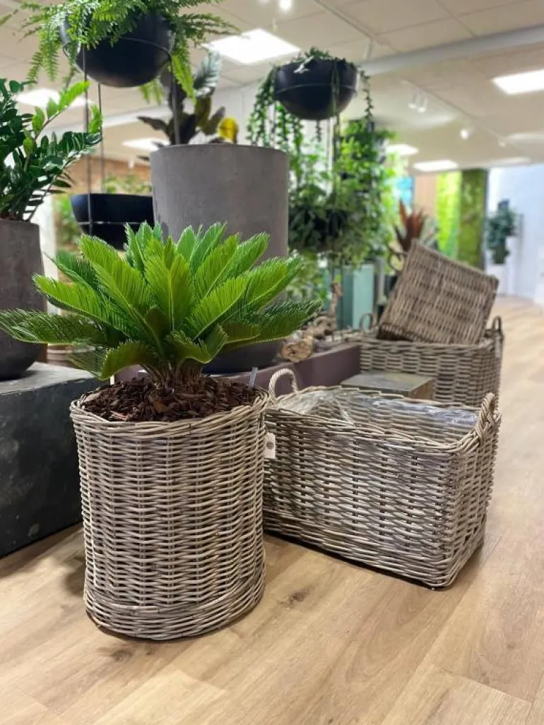 Runde høje rattan krukker med hjul - Ø.43cm + Ø.50cm