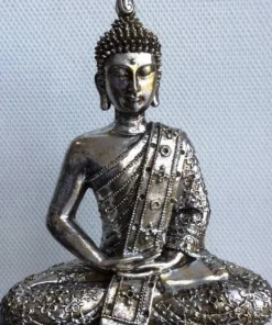 Siddende Thai Buddha i sølv resin - 29cm
