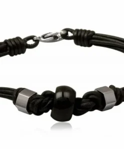 Sort læderarmbånd med stålcharms og onyx - 17cm