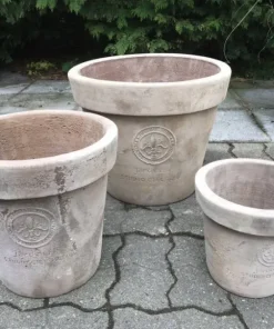 Sæt med 3 koniske klassiske Terracotta krukker med ornamenter