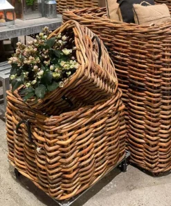 Store firkantede flettede rattan kurve / krukker - M/U Hjul