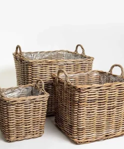 Store firkantede rattan krukker med plastindsats og håndtag