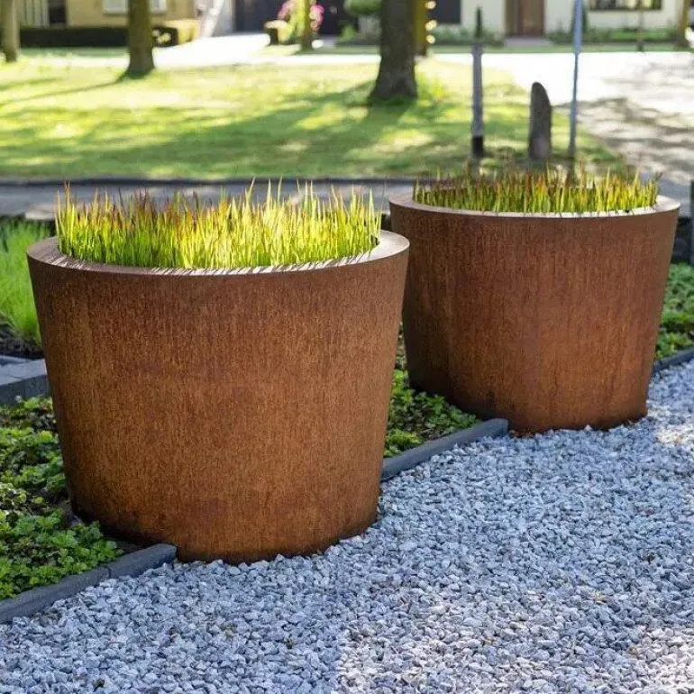 Store koniske krukker i rust - Ø.100cm + Ø.120cm