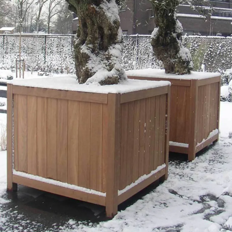Store krukker i træ / hardwood med ben