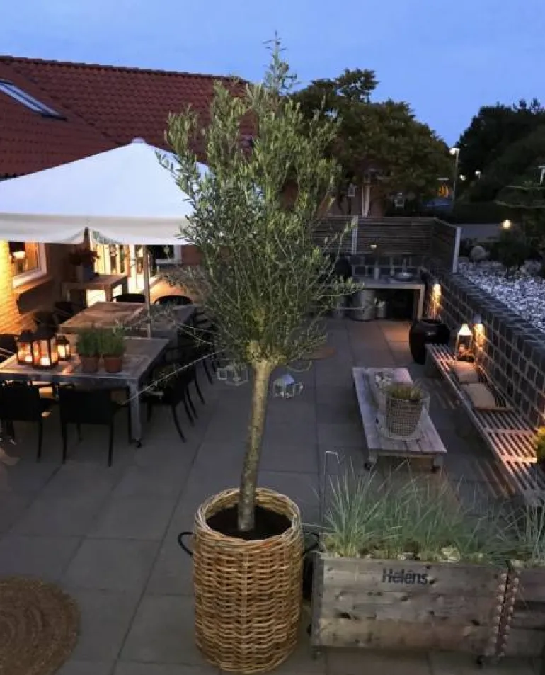 Store runde flettede rattan kurve / krukker - M/U Hjul
