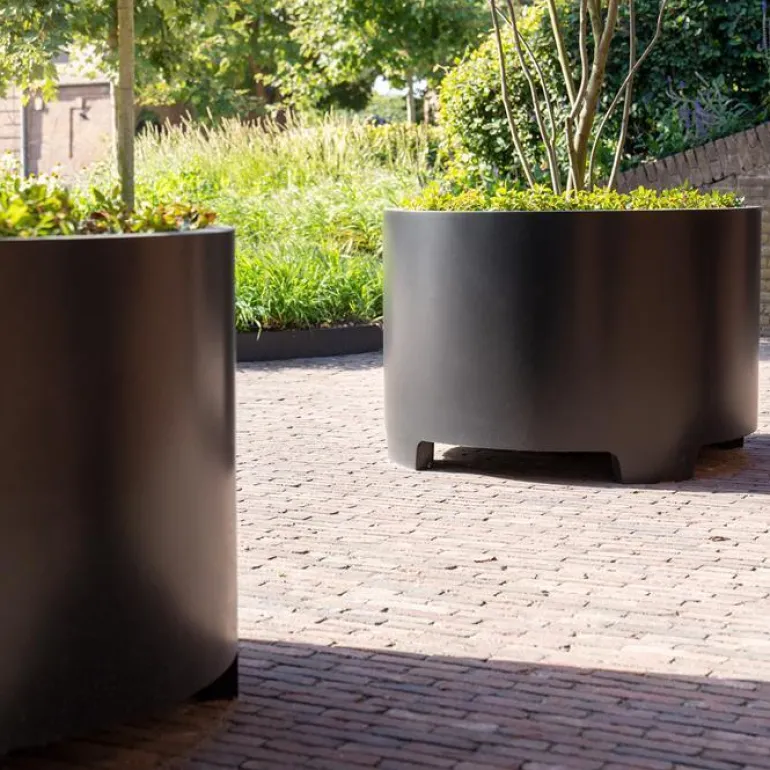 Store runde plantekasser i aluminium med ben / fødder - 7021 Antrazit