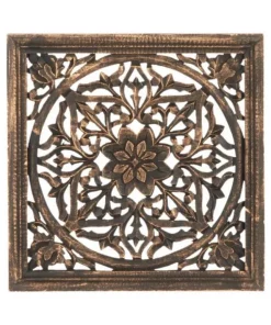 Udskåret trærelief i antik guld 30x30cm