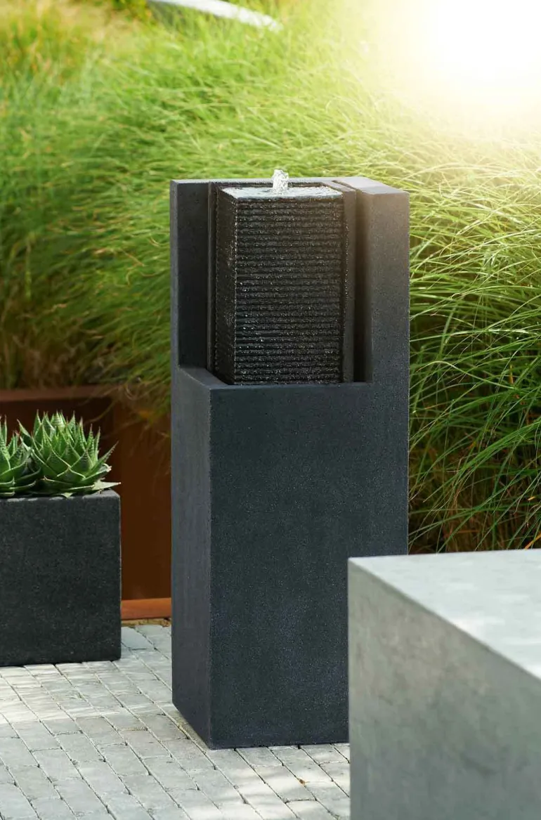Vandskulptur i granitlook med lys - sort eller grå - 88cm