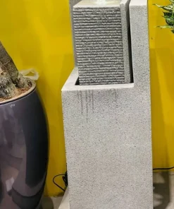Vandskulptur i granitlook med lys - sort eller grå - 88cm